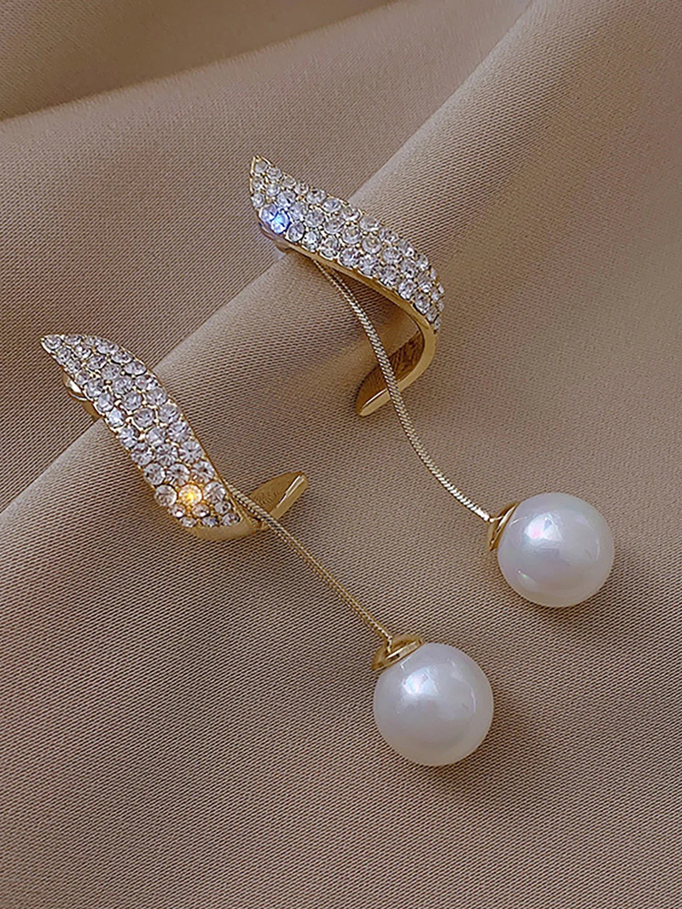 2 fashionable and gorgeous women's long diamond inlaid pearl geometric earrings, party and dinner party accessories